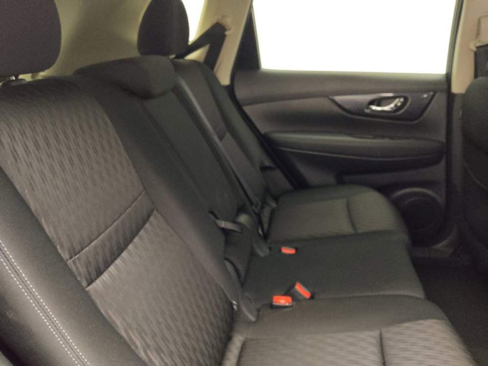 Used 2020 Nissan Rogue SV FWD image 19