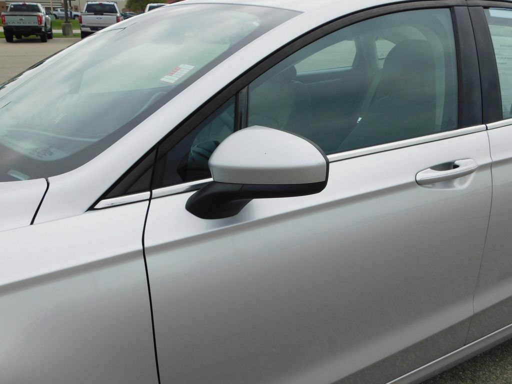 Used 2019 Ford Fusion SE FWD image 11