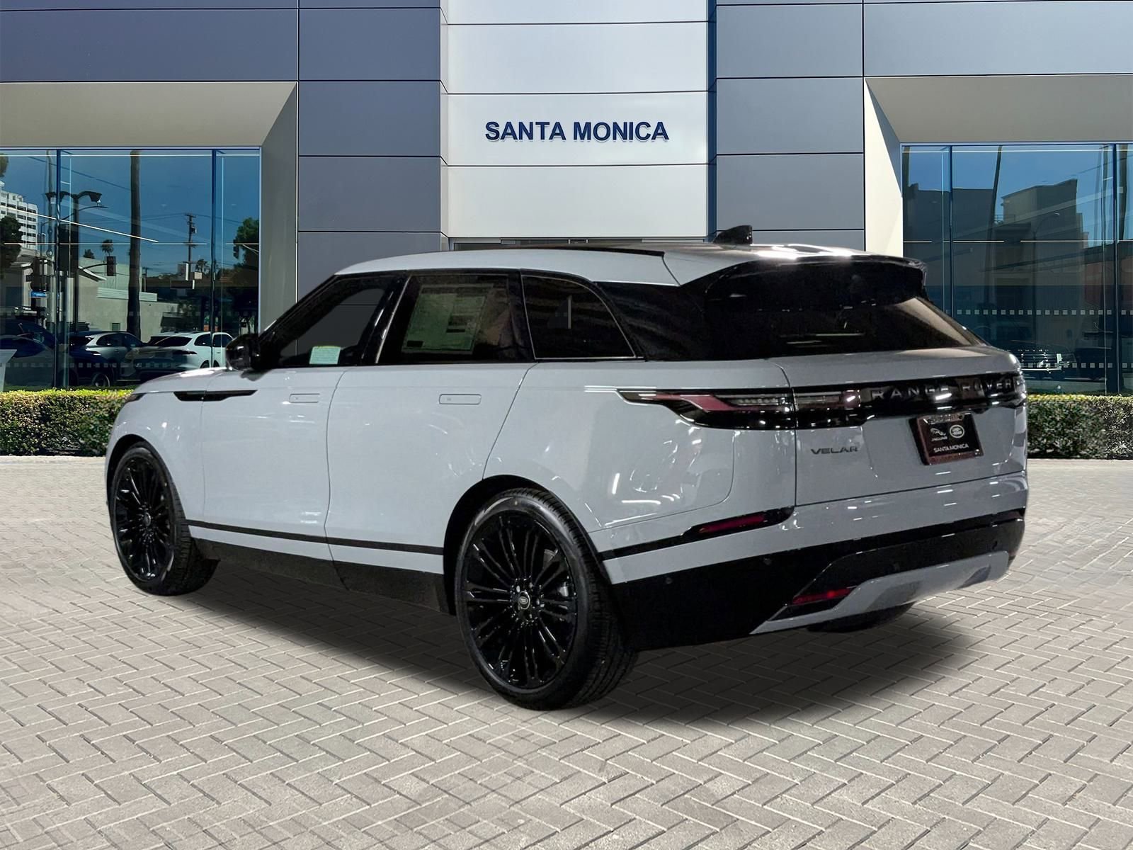 New 2026 Land Rover Range Rover Velar Dynamic SE image 9