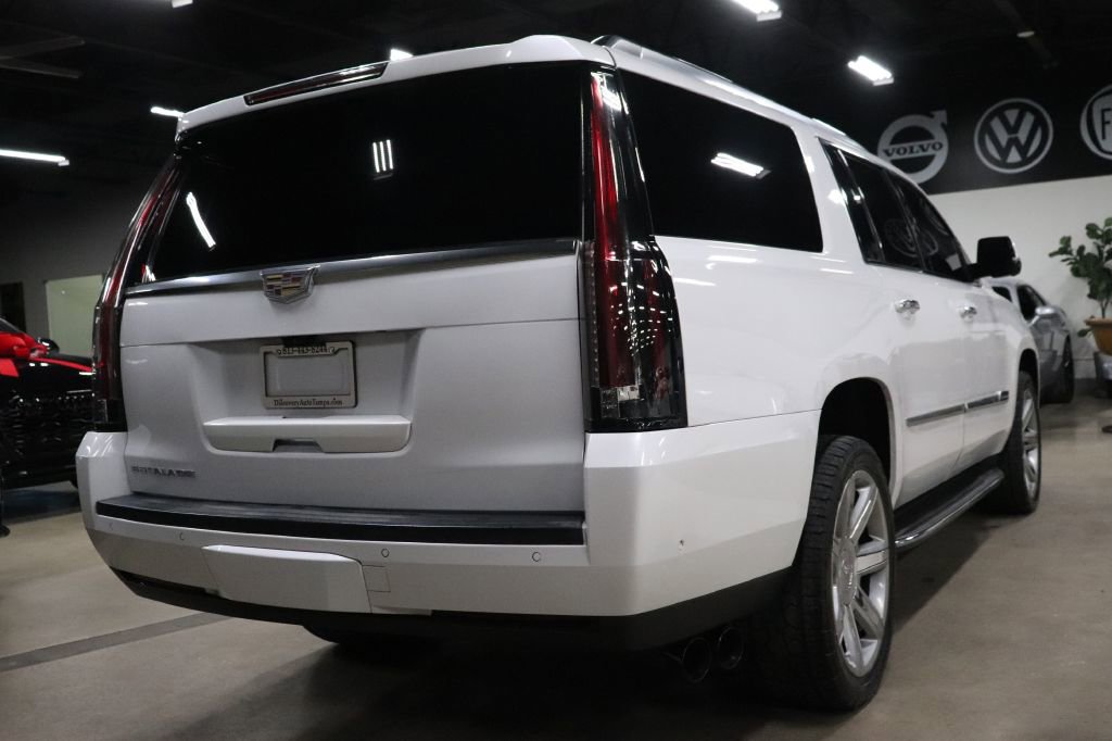 Used 2020 Cadillac Escalade ESV Premium Luxury image 5