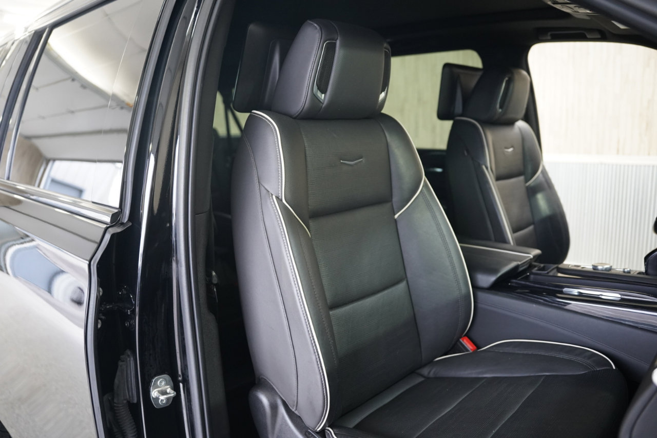 Used 2021 Cadillac Escalade ESV Sport w/ Driver Assist Tech Package image 29