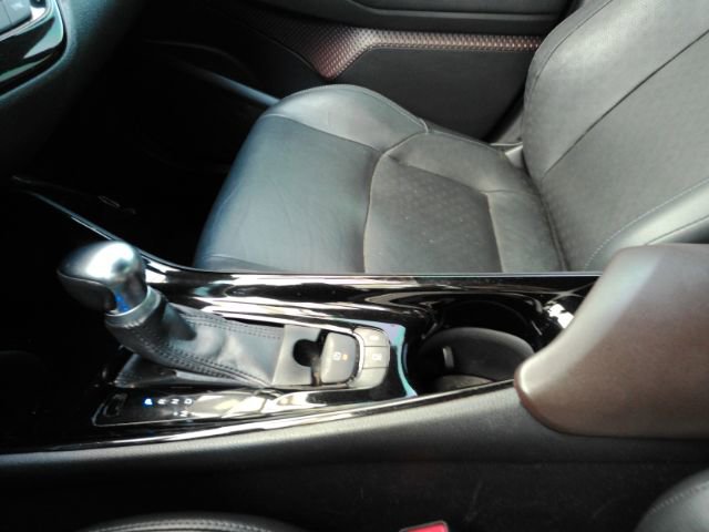 Used 2019 Toyota C-HR Limited image 38