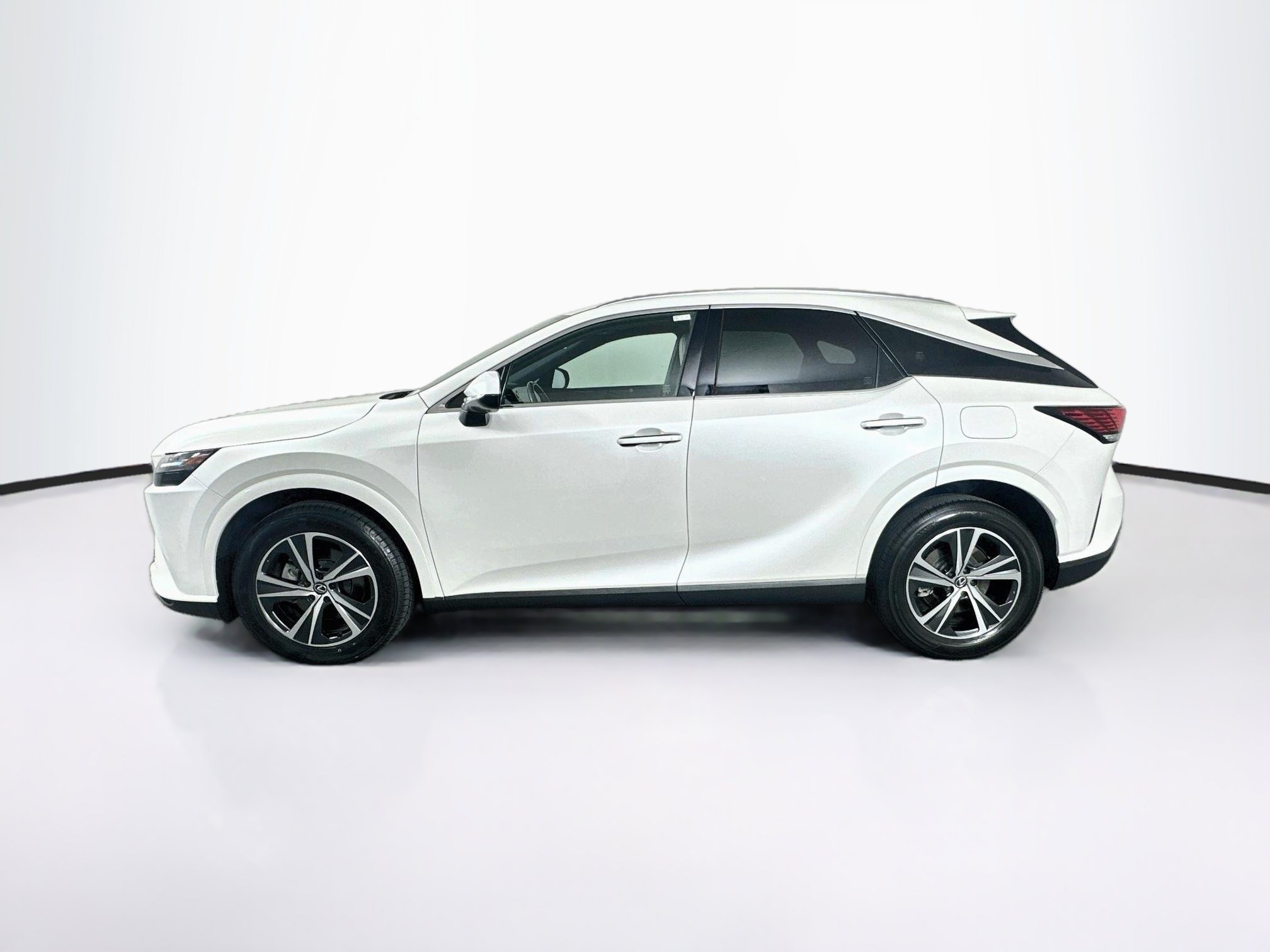 Used 2023 Lexus RX 350 Premium w/ Cold Area Package FWD image 4