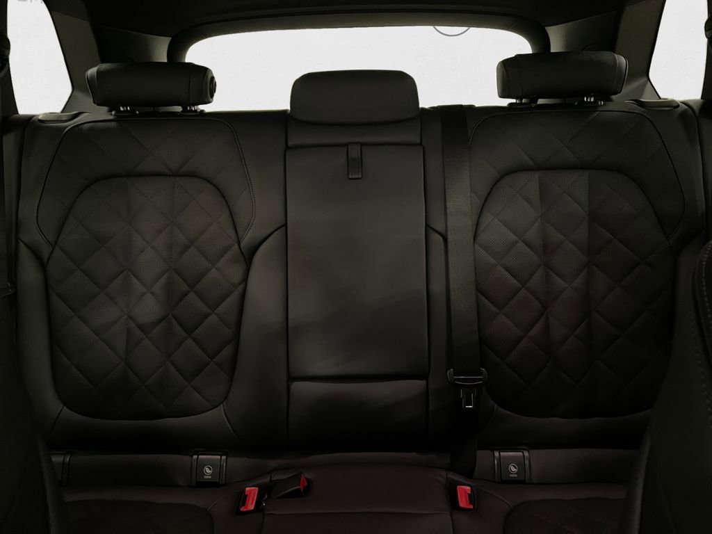 New 2026 BMW X5 M60i image 13