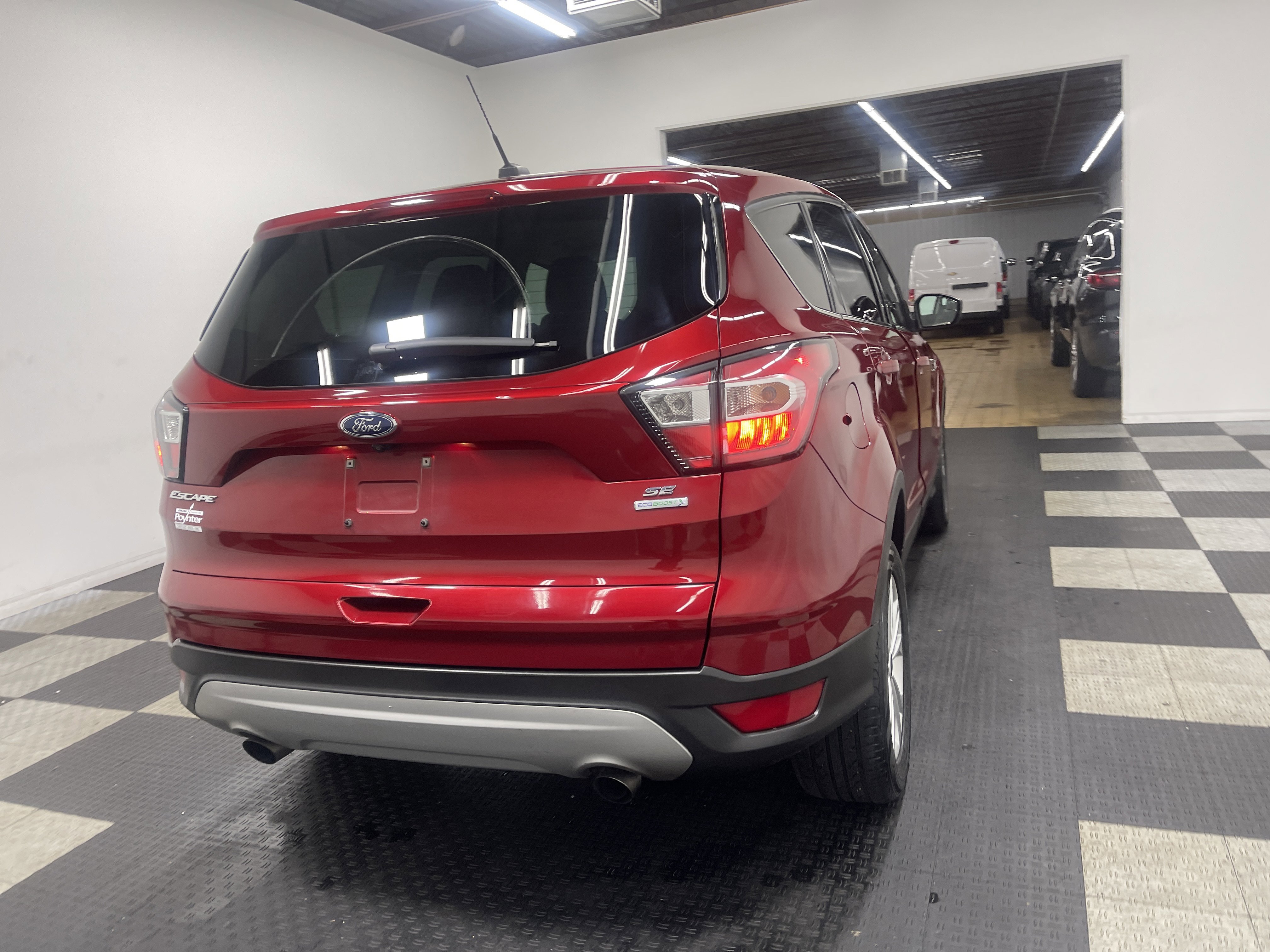 Used 2017 Ford Escape SE image 5