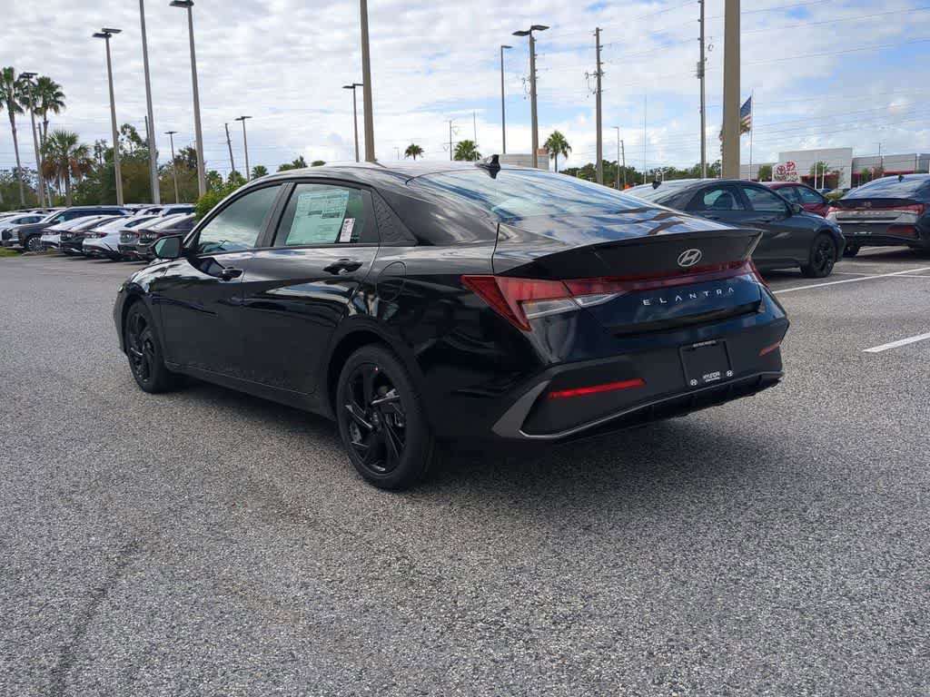 New 2026 Hyundai Elantra SEL Sport Premium FWD image 4