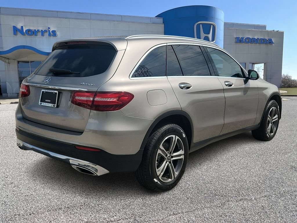 Used 2019 Mercedes-Benz GLC 300 4MATIC w/ Premium Package image 4
