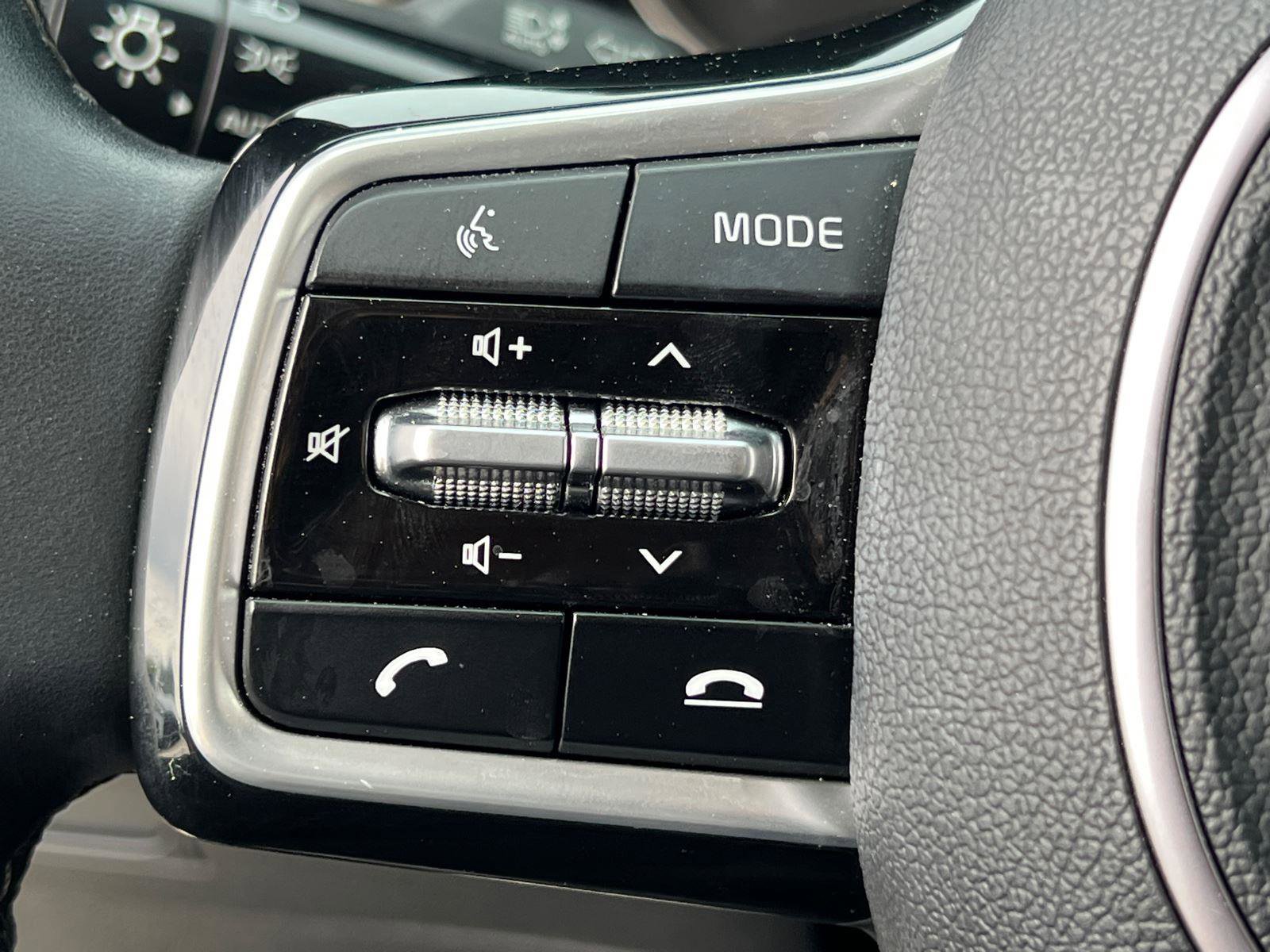 Used 2023 Kia Sorento S w/ Panoramic Sunroof Package image 24