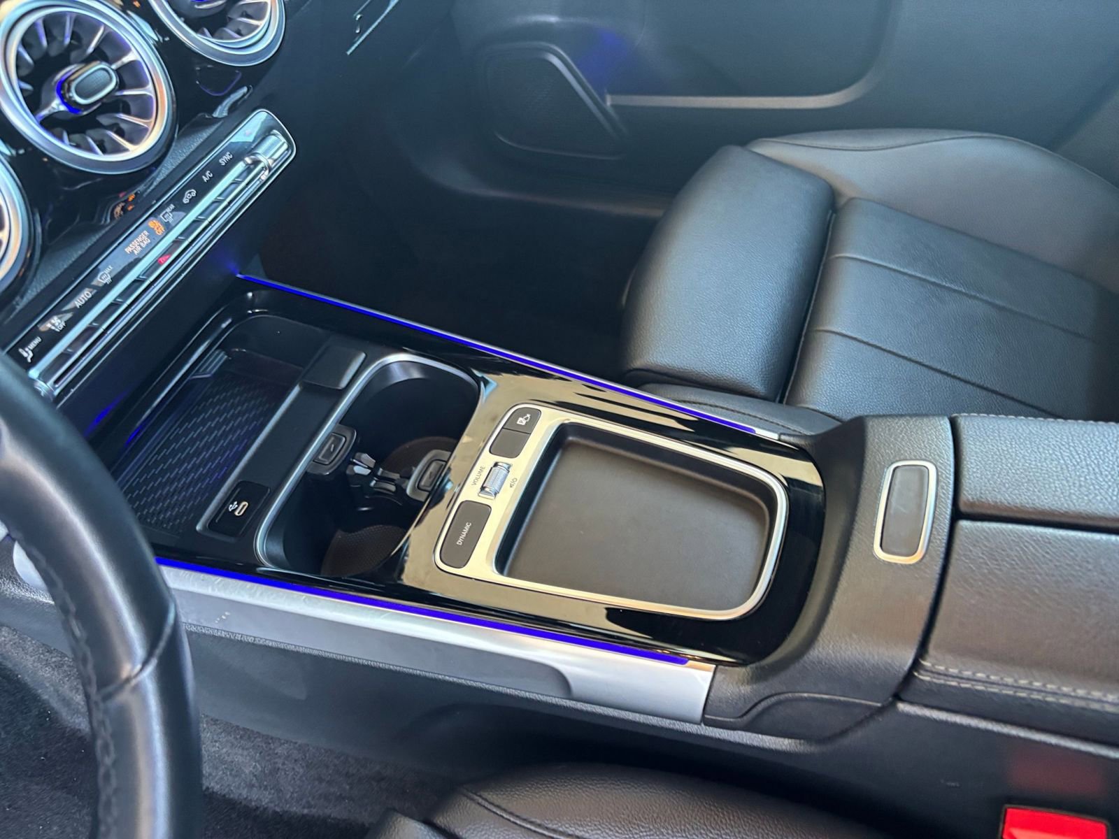 Used 2025 Mercedes-Benz GLB 250 image 42