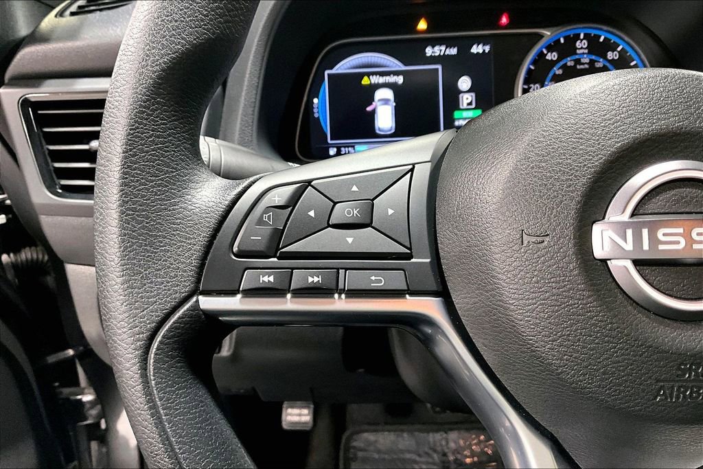 Used 2025 Nissan Leaf S image 23