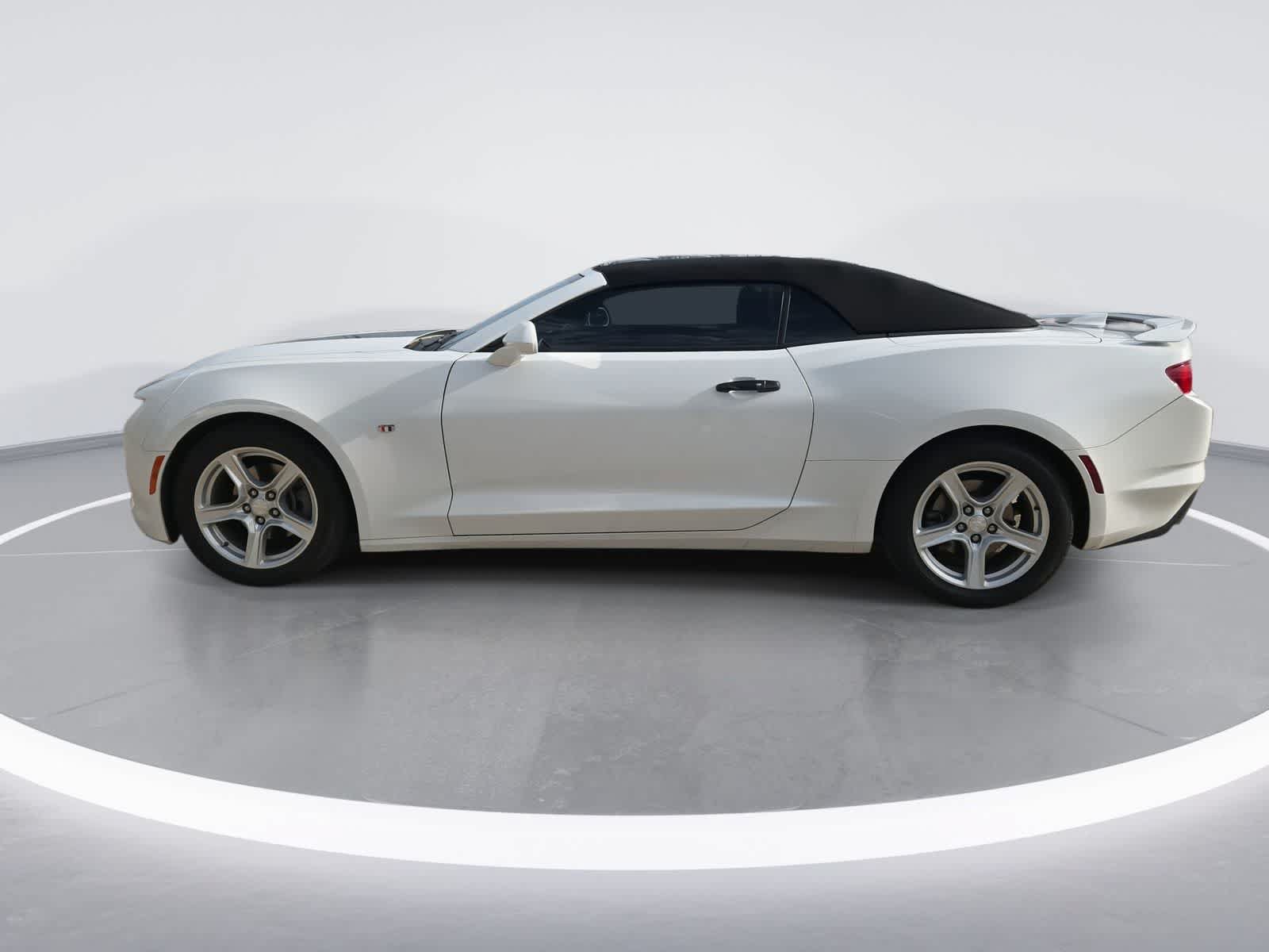 Used 2023 Chevrolet Camaro LT RWD image 5