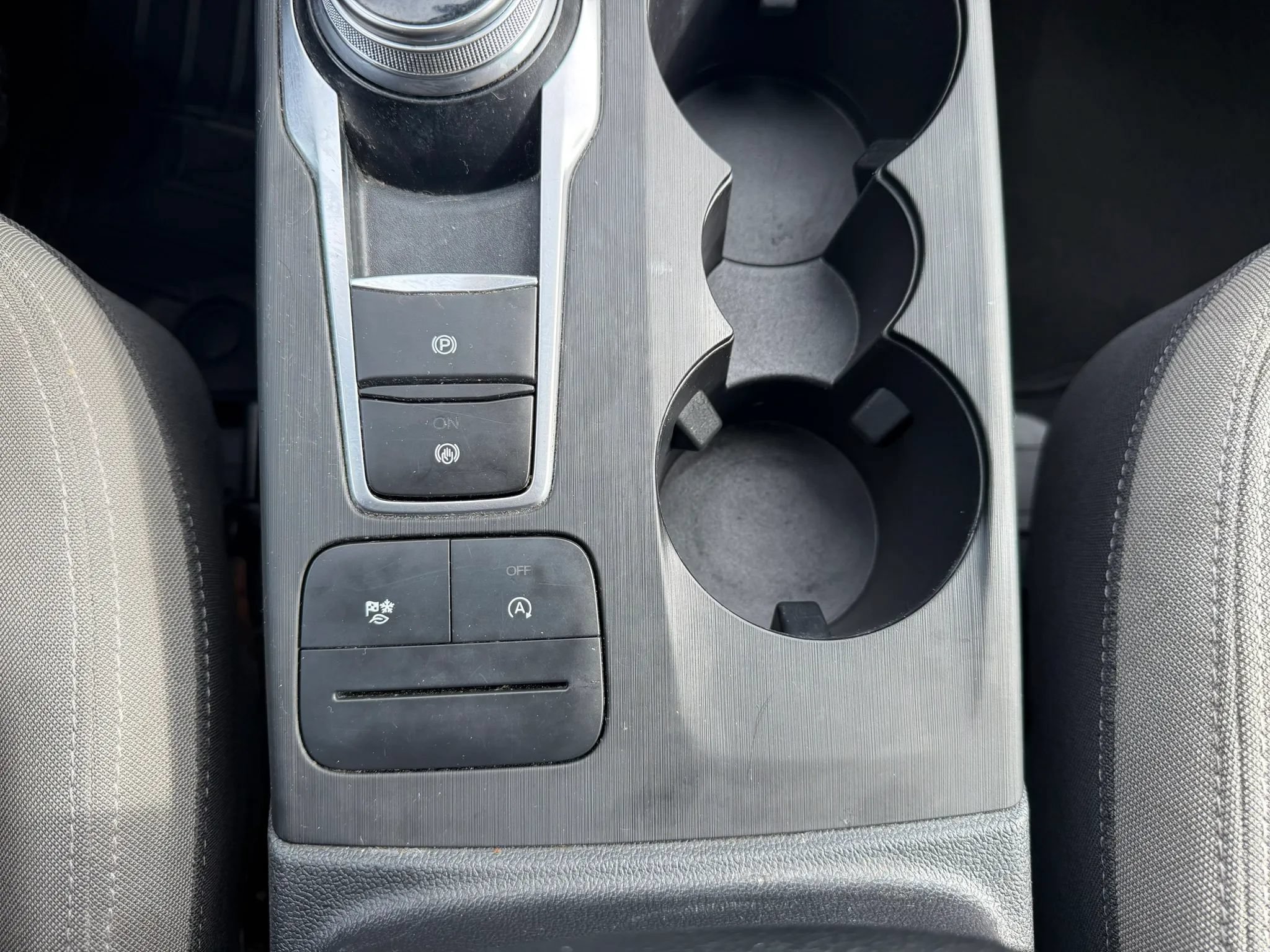 Used 2021 Ford Escape SE FWD image 18