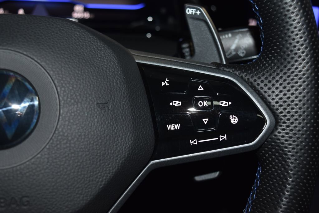 Certified 2023 Volkswagen Golf R 2.0T image 8