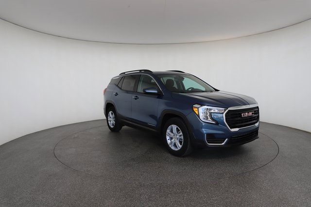 Used 2024 GMC Terrain SLE w/ Driver Convenience Package image 27
