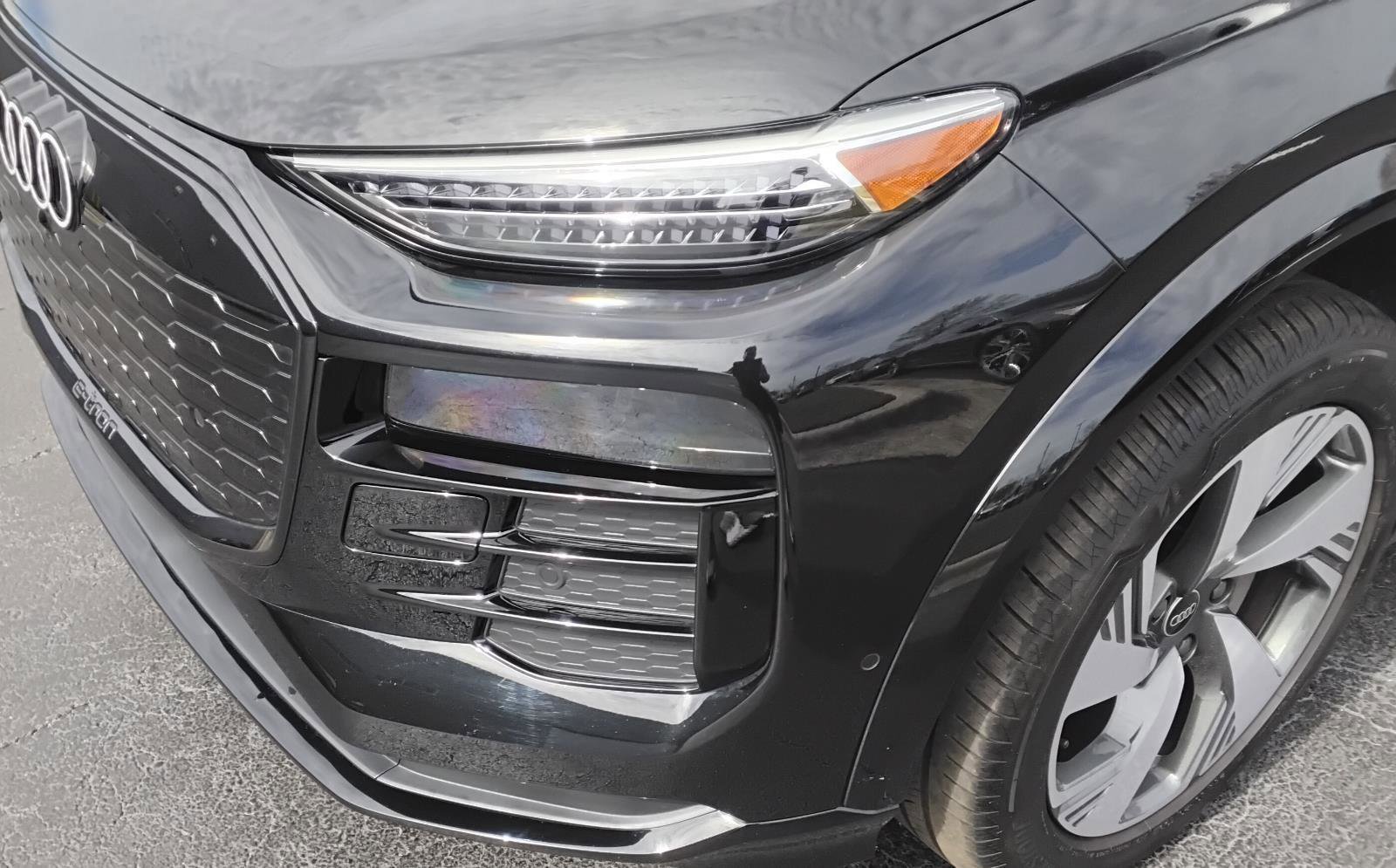 Certified 2025 Audi Q6 e-tron Premium Plus image 6