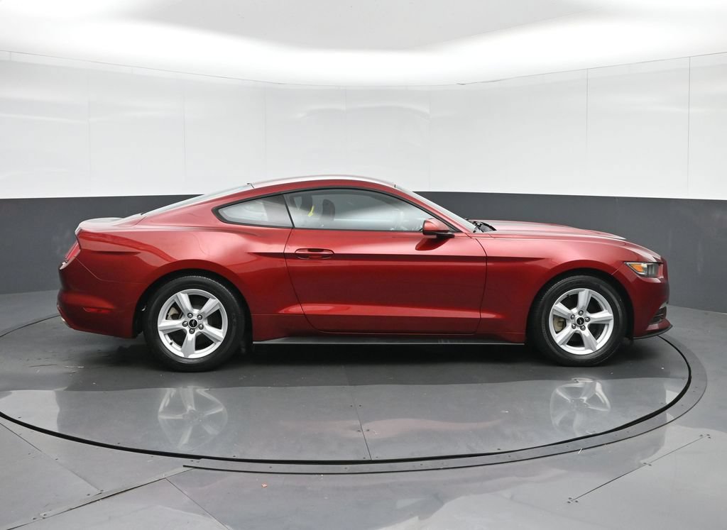 Used 2016 Ford Mustang Coupe RWD image 8