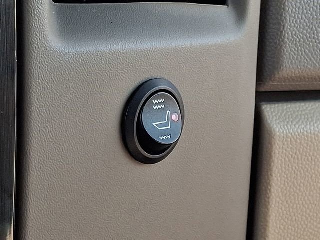 Used 2015 Nissan Titan SV w/ SV Value Truck Package image 26