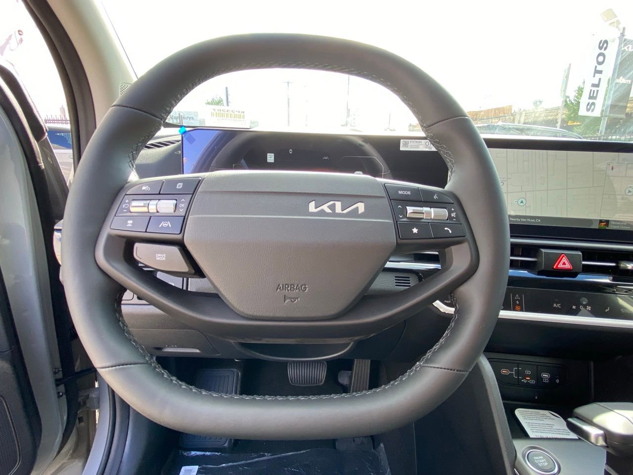 New 2026 Kia Sportage SX FWD image 17