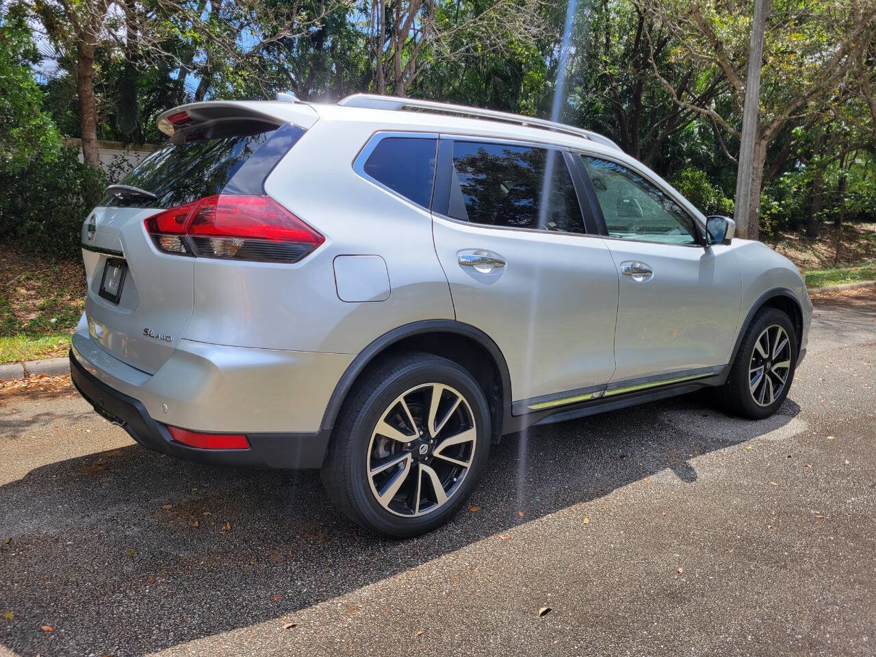 Used 2019 Nissan Rogue SL AWD/4WD image 7
