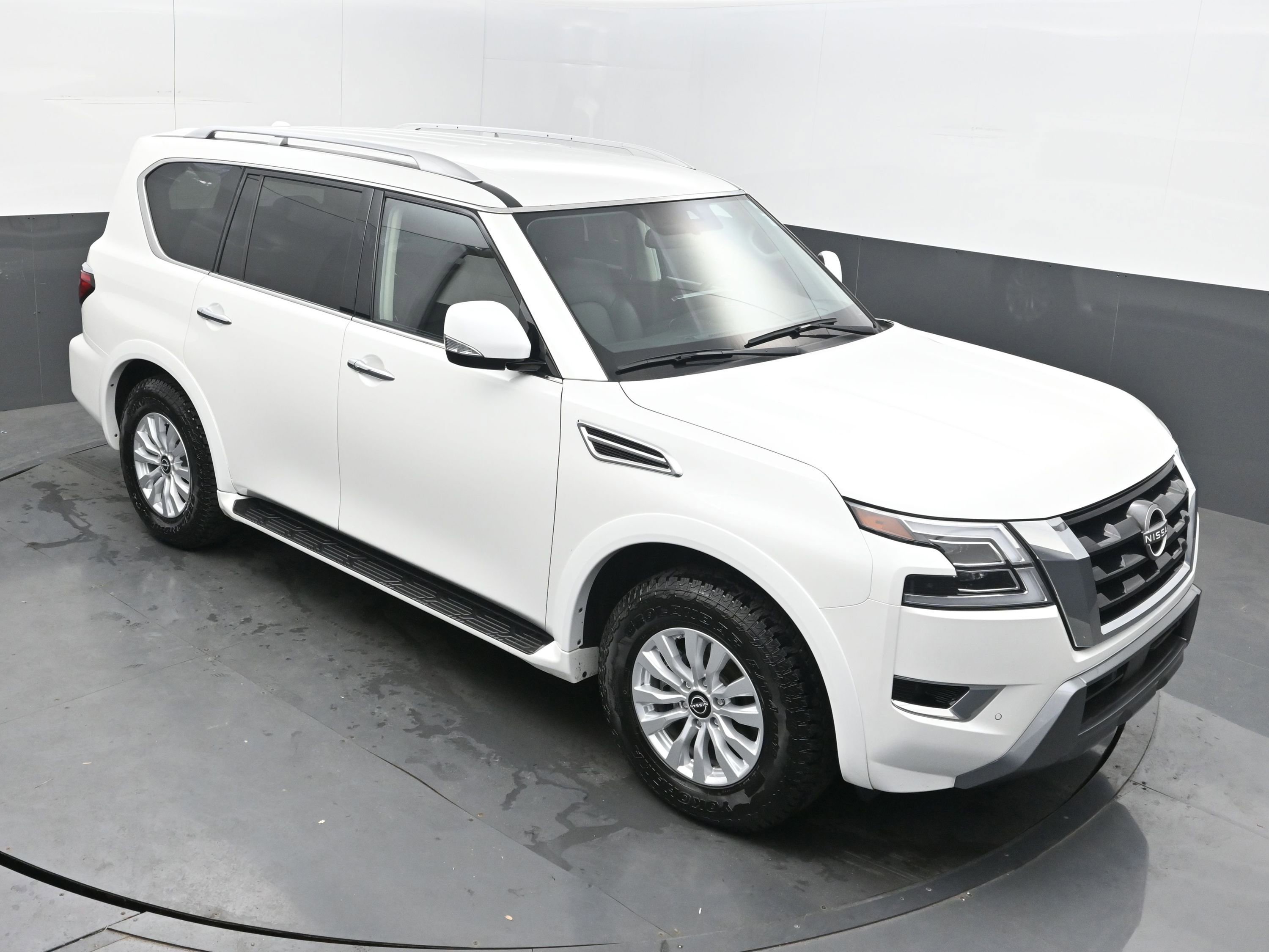 Certified 2024 Nissan Armada SV image 30