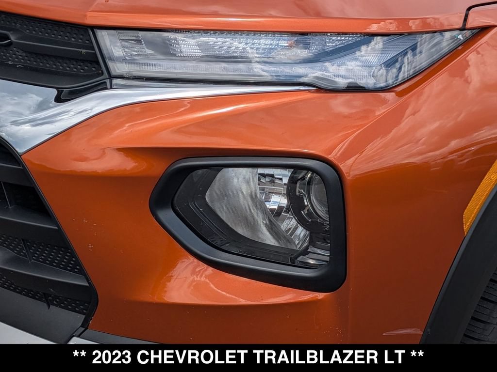 Used 2023 Chevrolet TrailBlazer LT w/ Convenience Package AWD/4WD image 14
