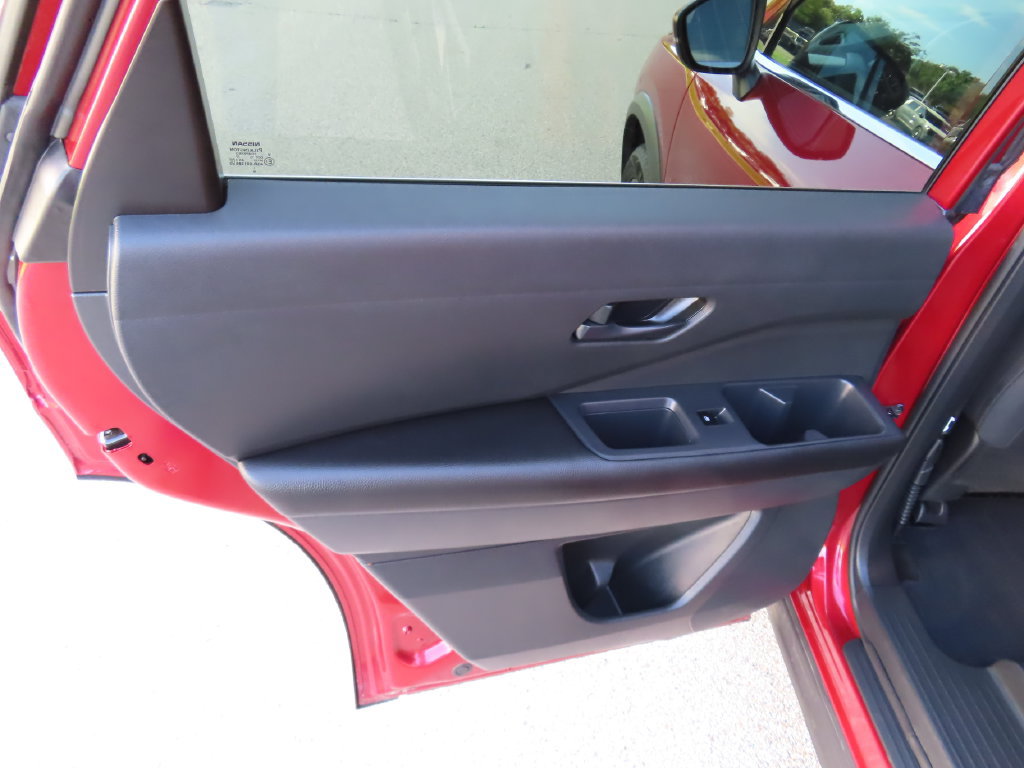 Used 2024 Nissan Pathfinder SV AWD/4WD image 30