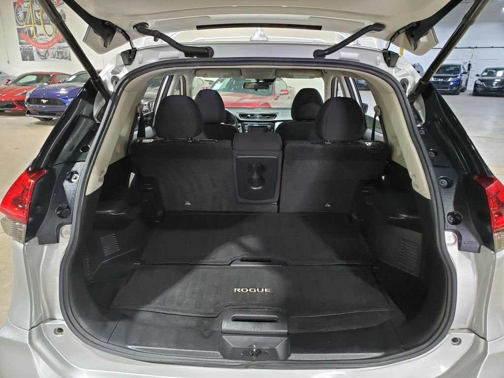 Used 2019 Nissan Rogue SV w/ Premium Package image 43