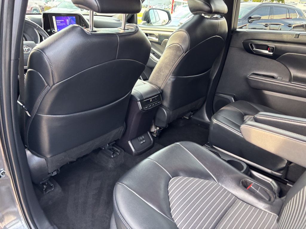 Certified 2025 Toyota Highlander XSE AWD/4WD image 47