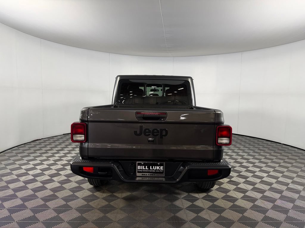 Certified 2024 Jeep Gladiator Sport AWD/4WD image 8
