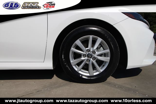 Used 2025 Toyota Camry LE FWD image 9