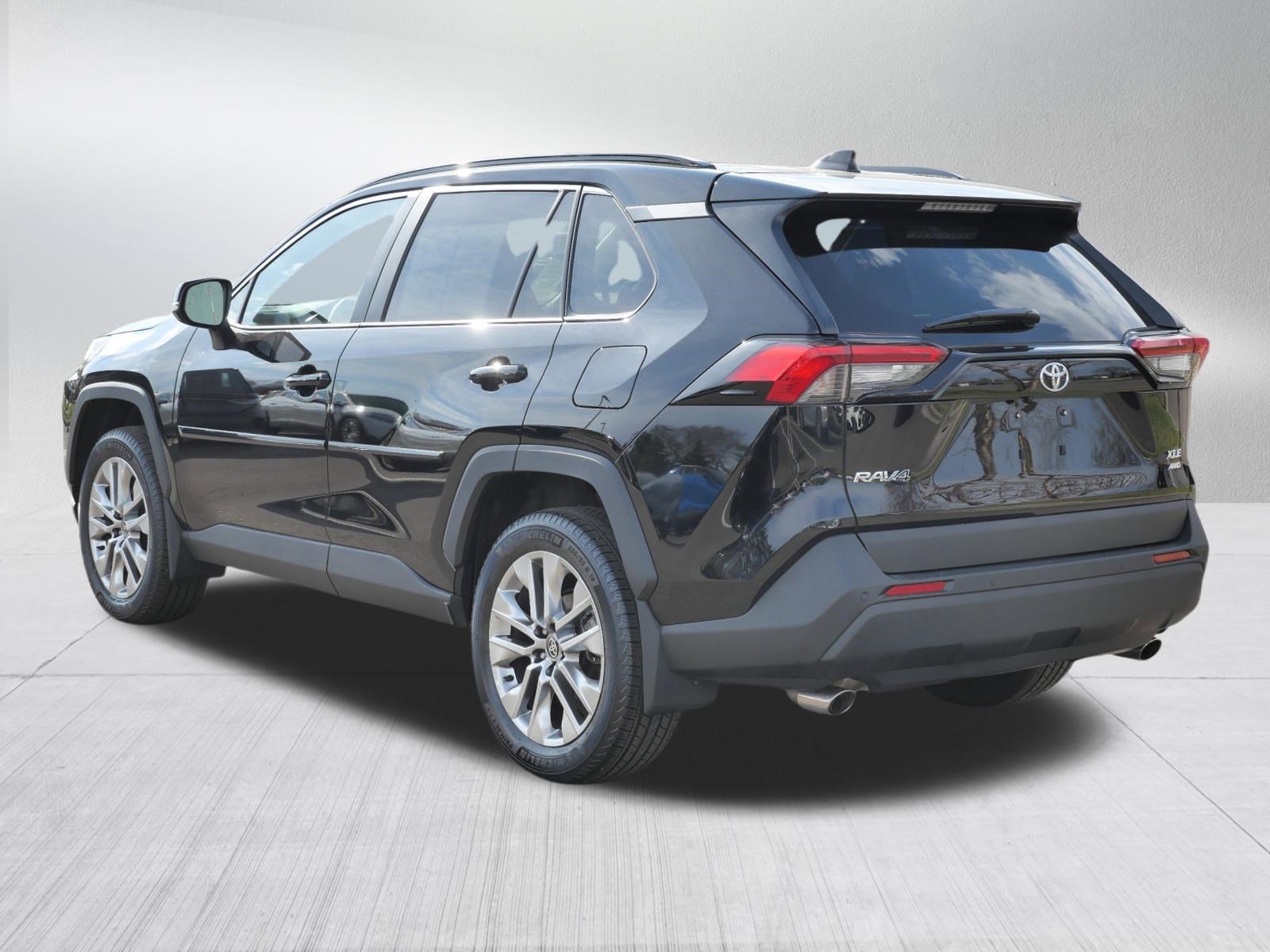 Used 2025 Toyota RAV4 XLE Premium w/ Weather Package image 5