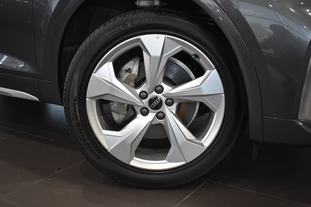 Used 2023 Audi Q5 2.0T Premium Plus w/ Premium Plus Package AWD/4WD image 2