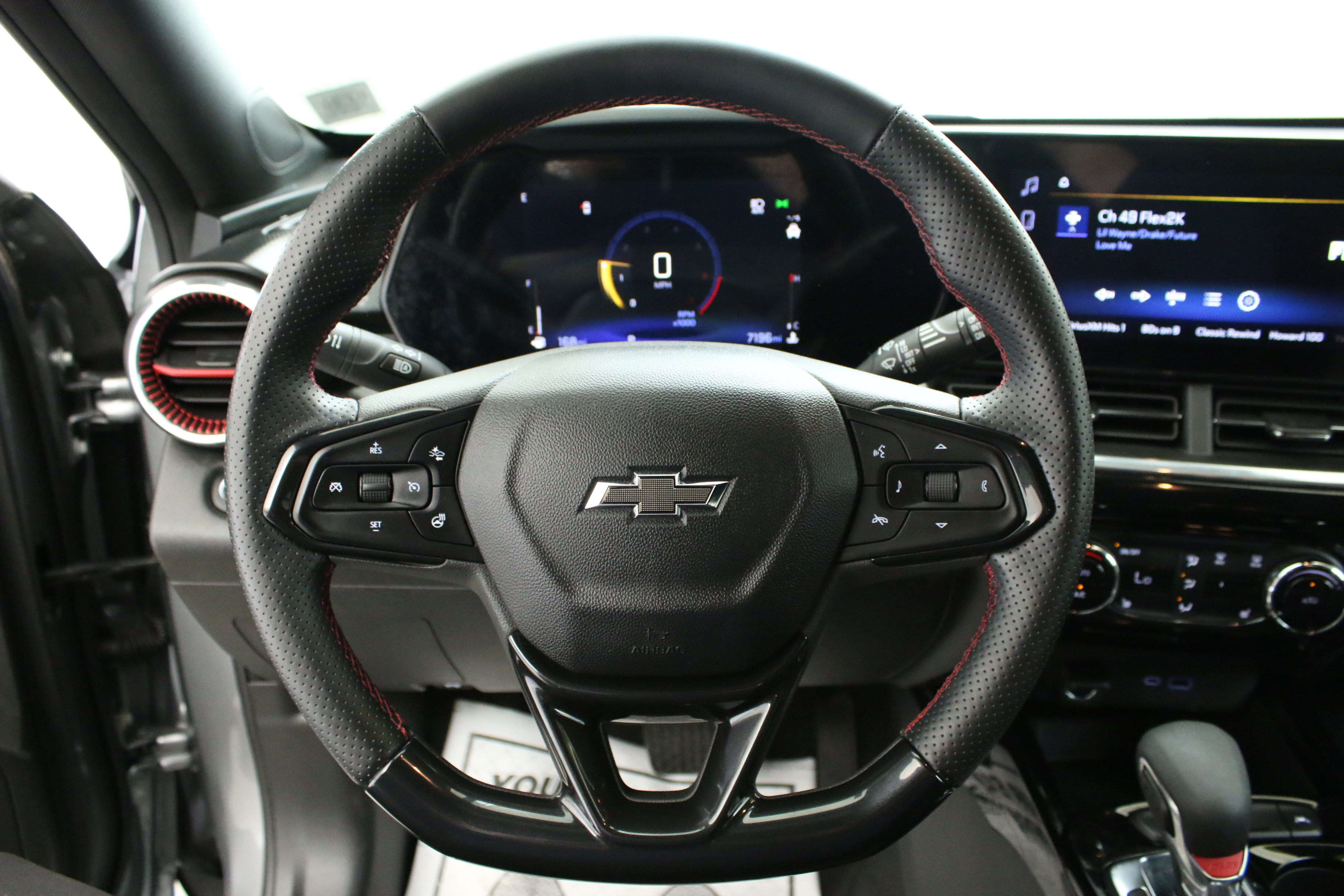 Used 2024 Chevrolet Trax RS w/ Driver Confidence Package FWD image 15