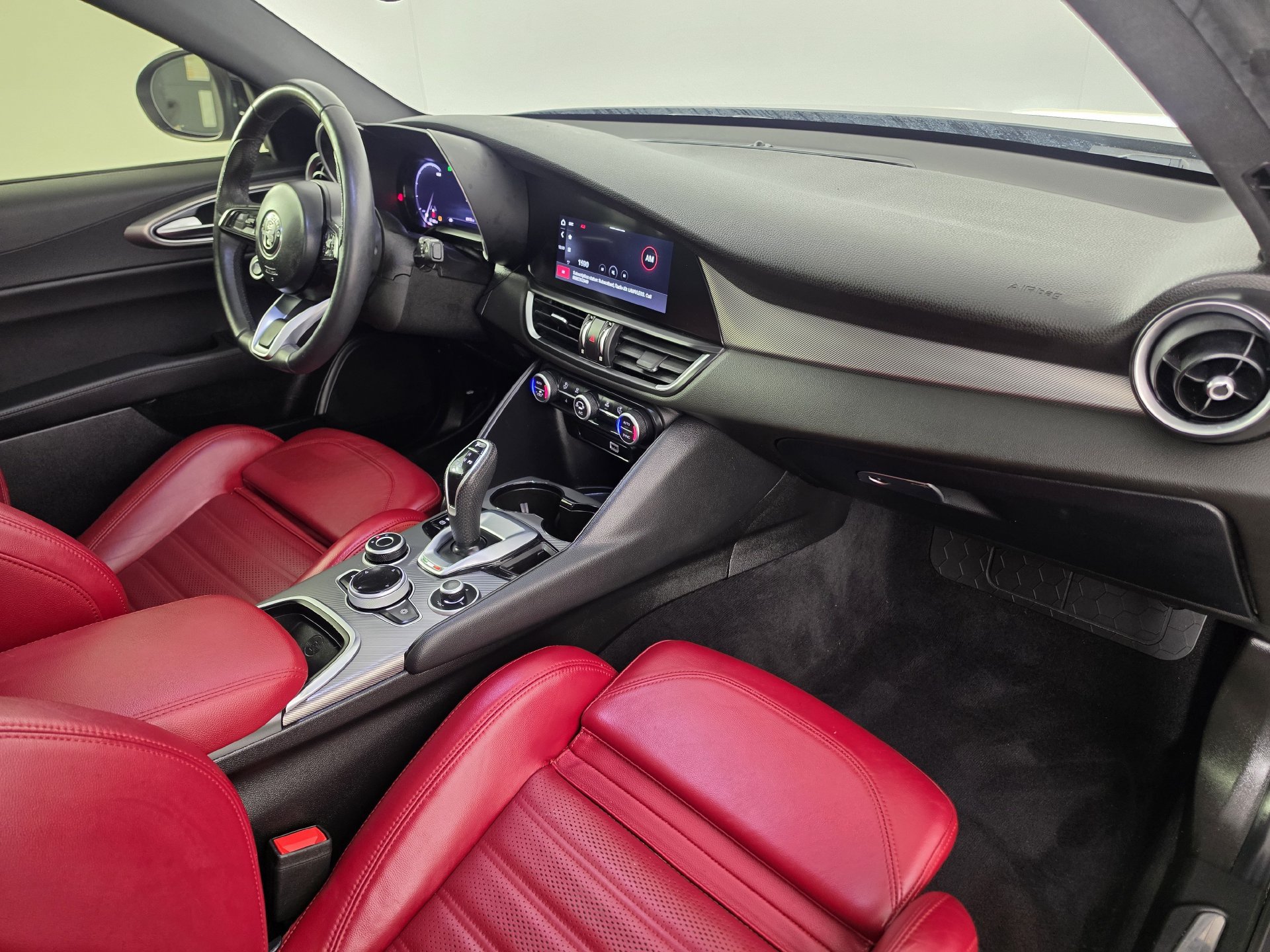 Used 2024 Alfa Romeo Giulia Ti w/ Performance Driving Package RWD image 35