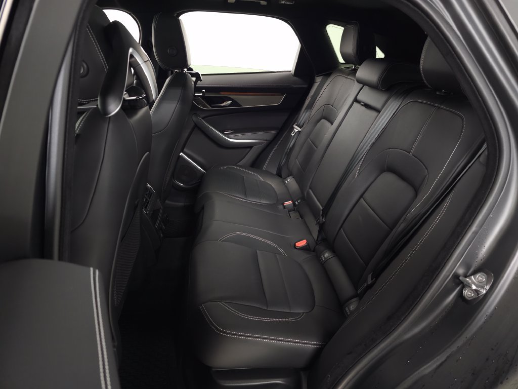 Used 2025 Jaguar F-PACE R-Dynamic S AWD/4WD image 36
