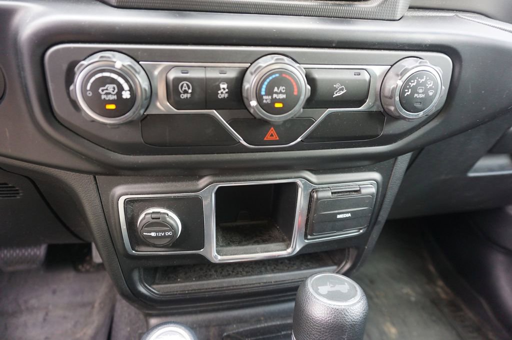 Used 2020 Jeep Wrangler Sport AWD/4WD image 11