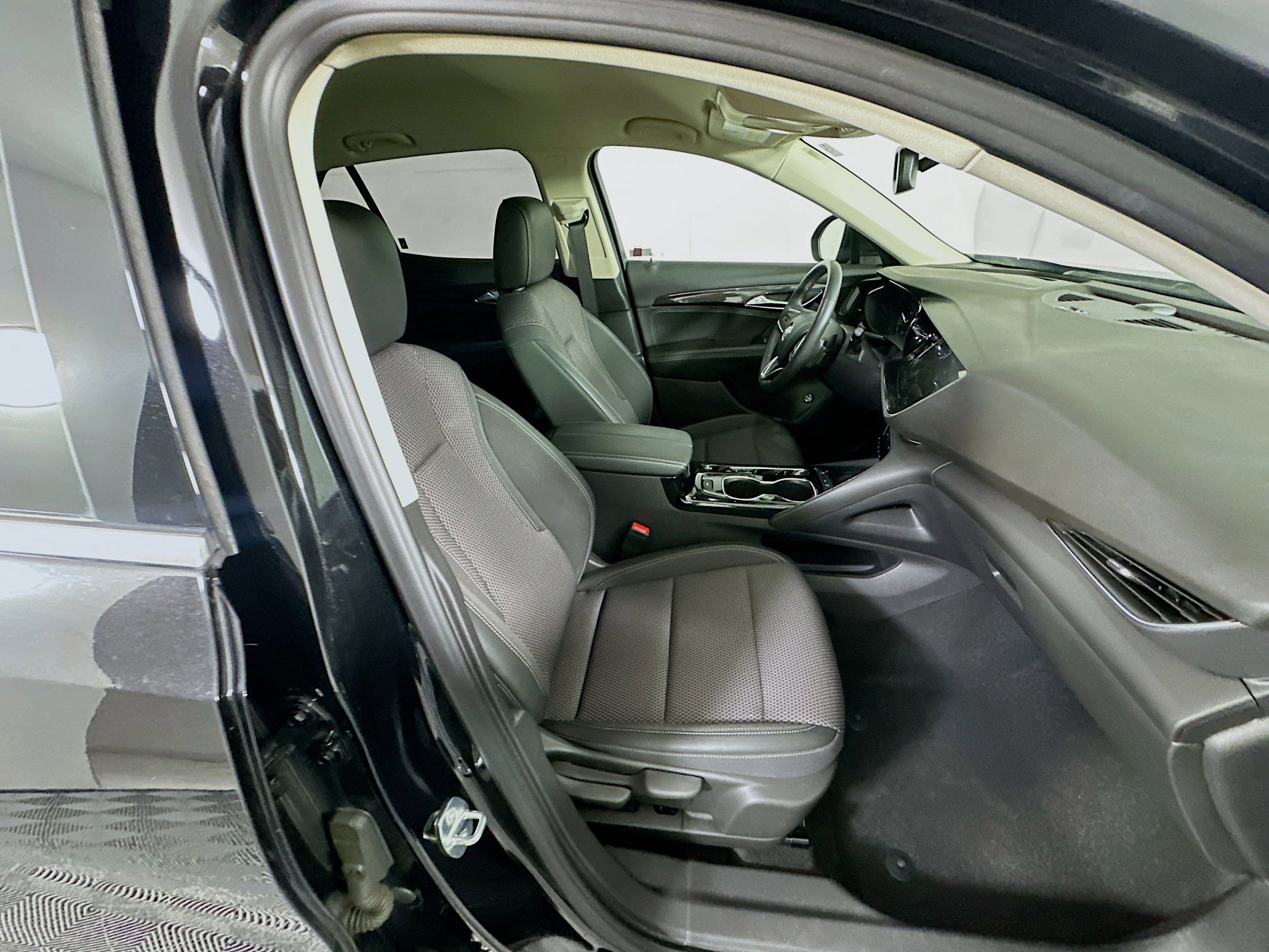 Used 2022 Buick Envision Preferred image 31