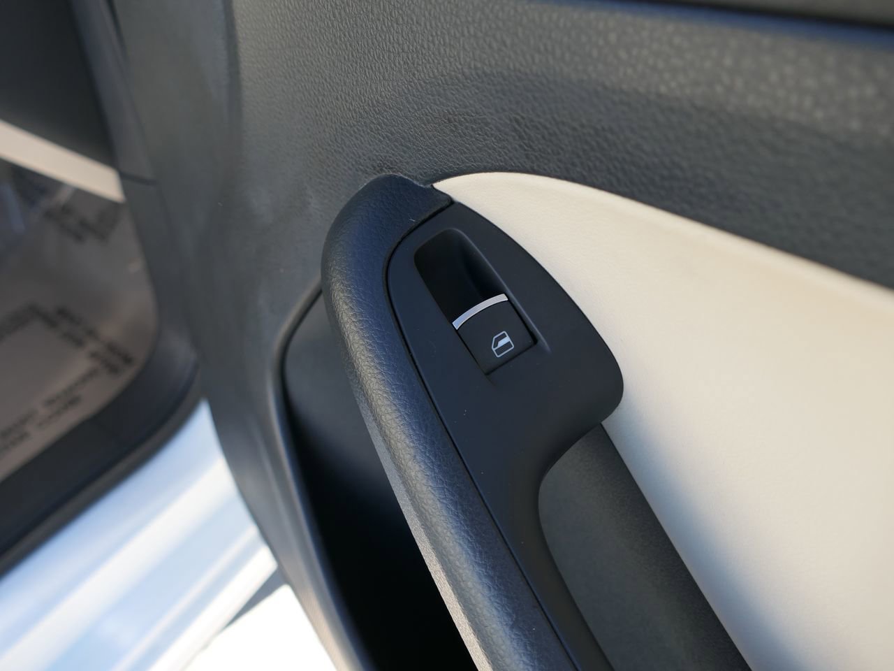 Used 2016 Volkswagen Jetta SEL image 24