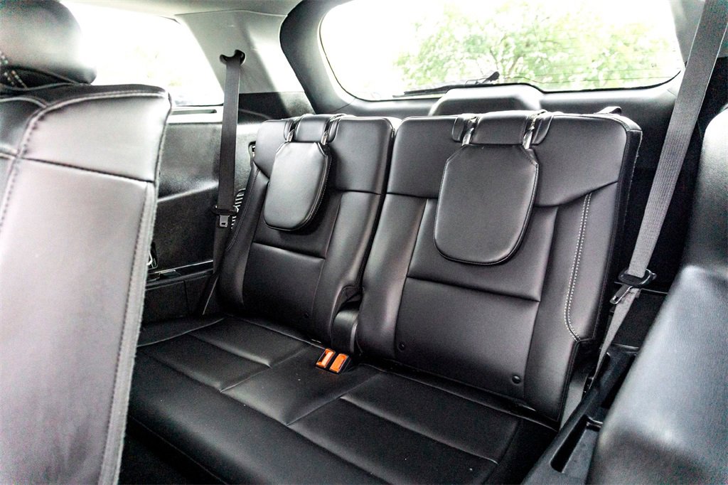 Used 2024 Ford Explorer XLT w/ Equipment Group 202A image 26