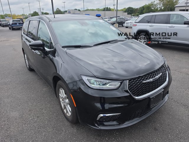 Used 2026 Chrysler Pacifica Select FWD image 1