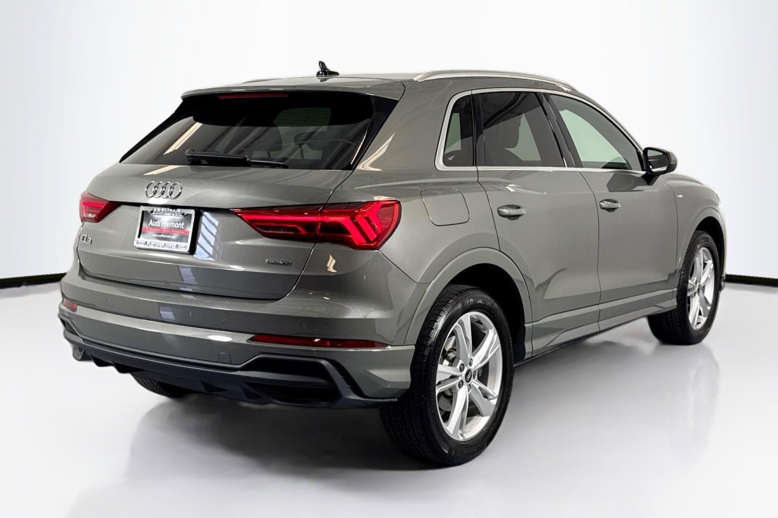 Used 2023 Audi Q3 2.0T Premium Plus w/ Premium Plus Package image 5