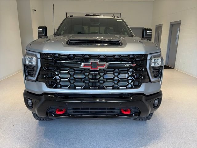 New 2026 Chevrolet Silverado 2500 ZR2 AWD/4WD image 2