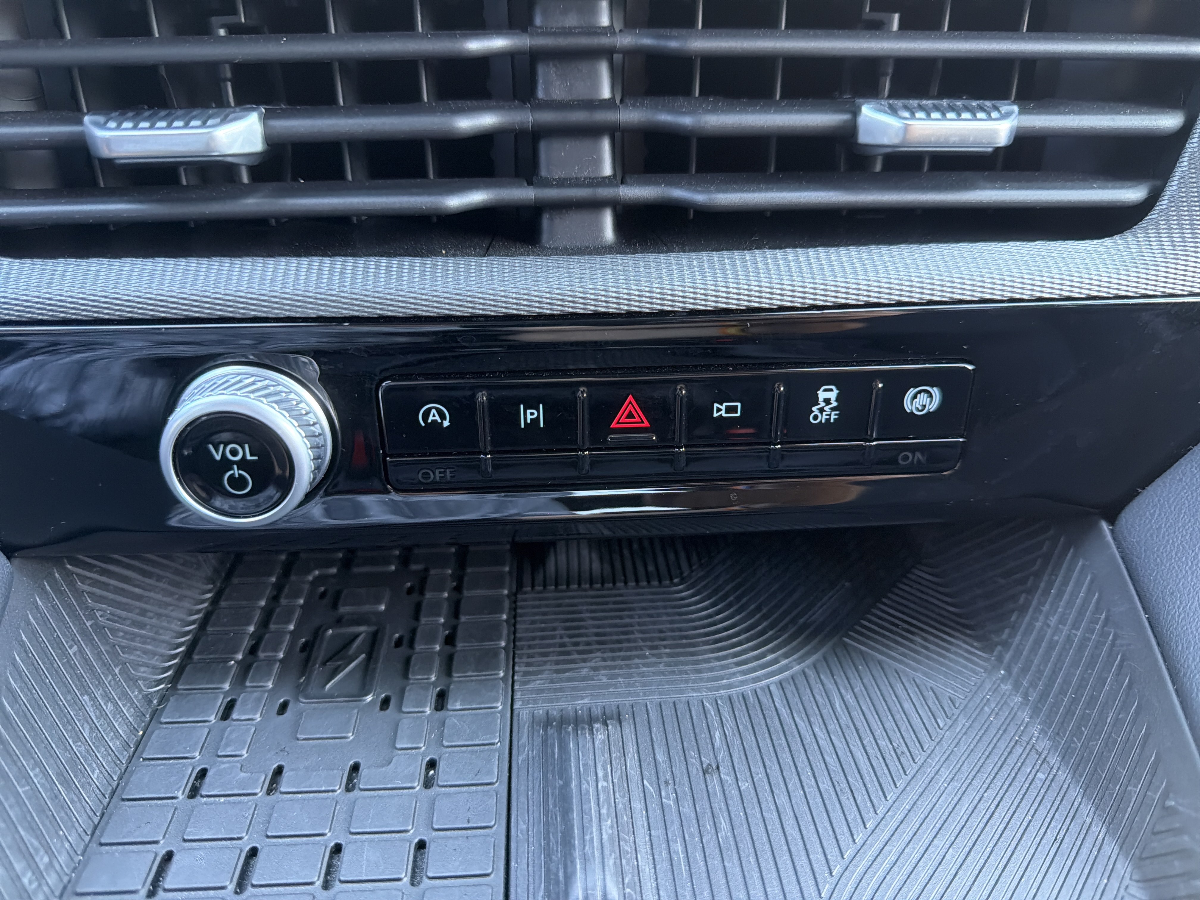 Used 2025 Ford Explorer ST AWD/4WD image 30