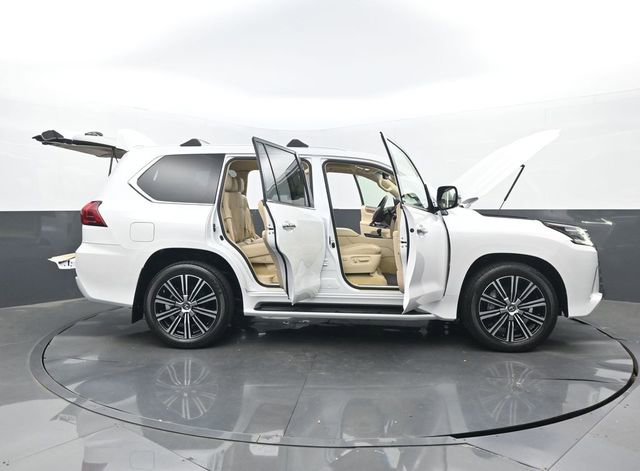 Used 2021 Lexus LX 570 4WD w/ Luxury Package image 37