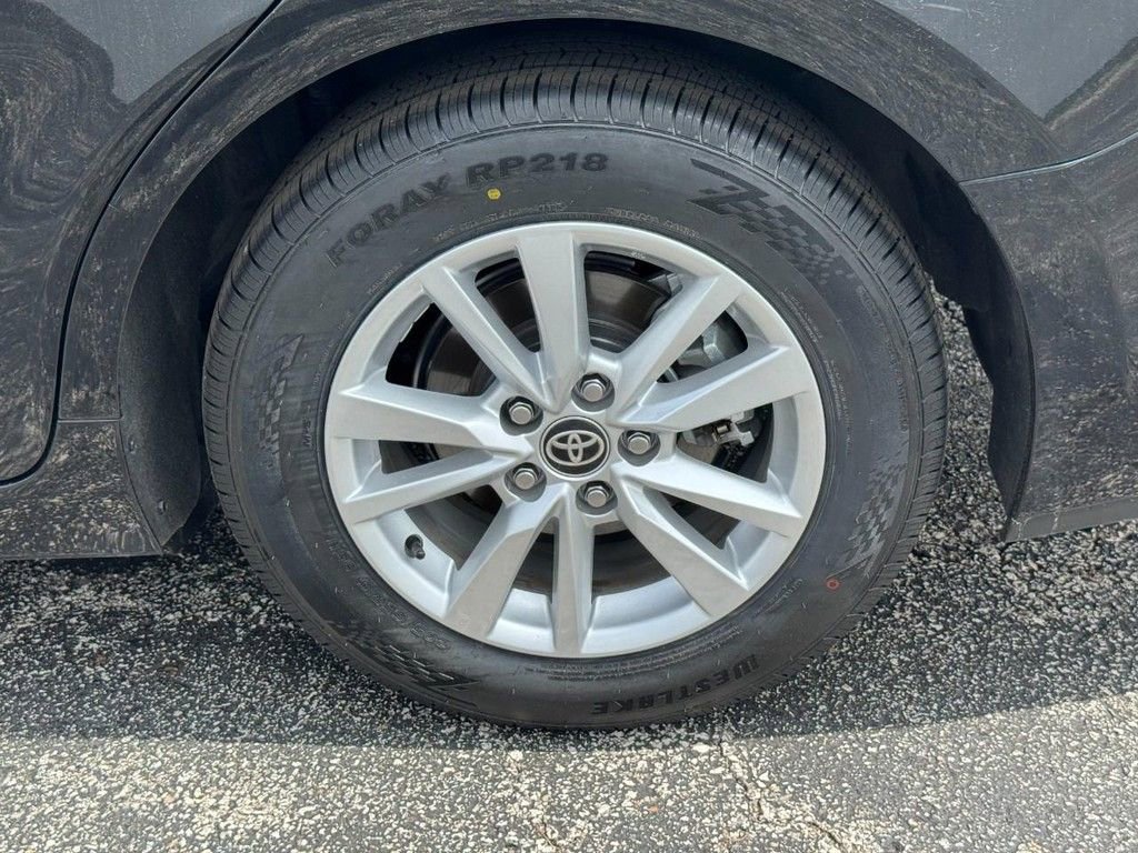 Used 2025 Toyota Camry LE image 8