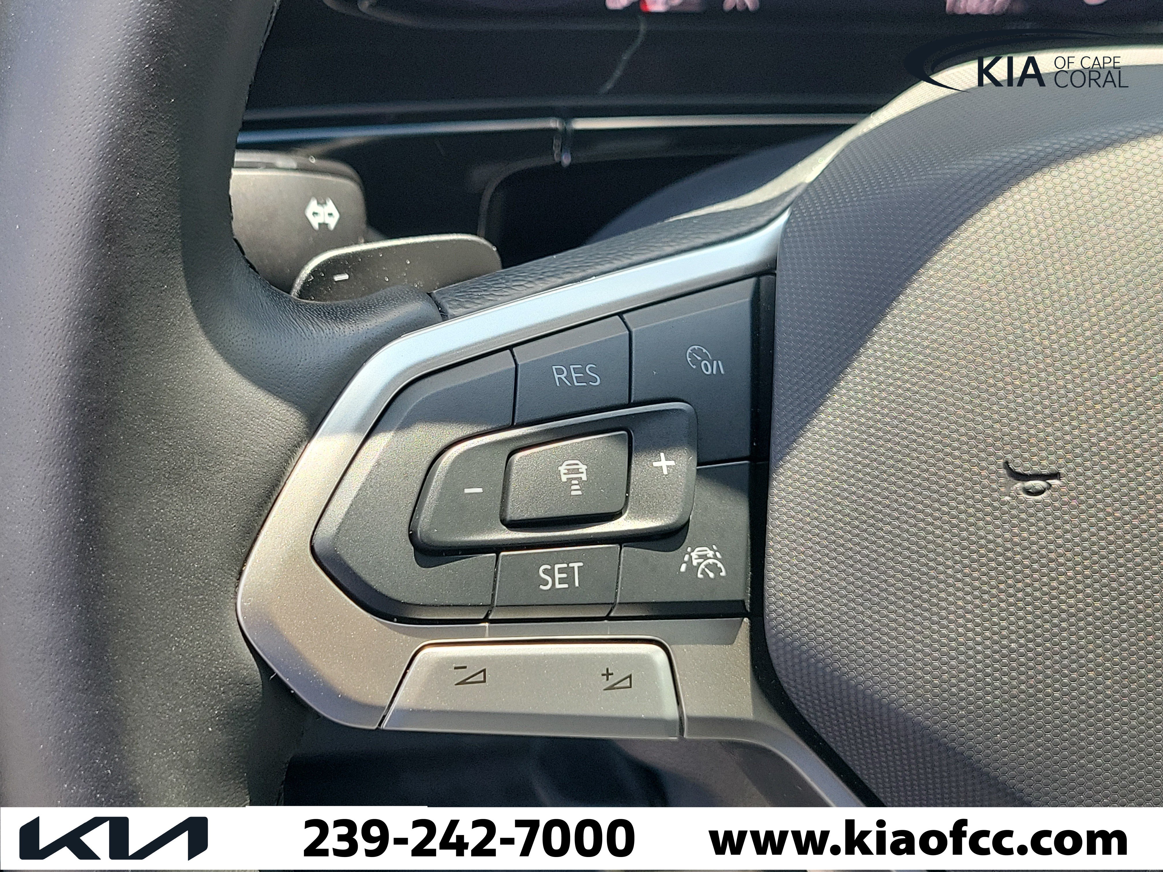 Used 2025 Volkswagen Atlas Cross Sport SEL Premium R-Line AWD/4WD image 26