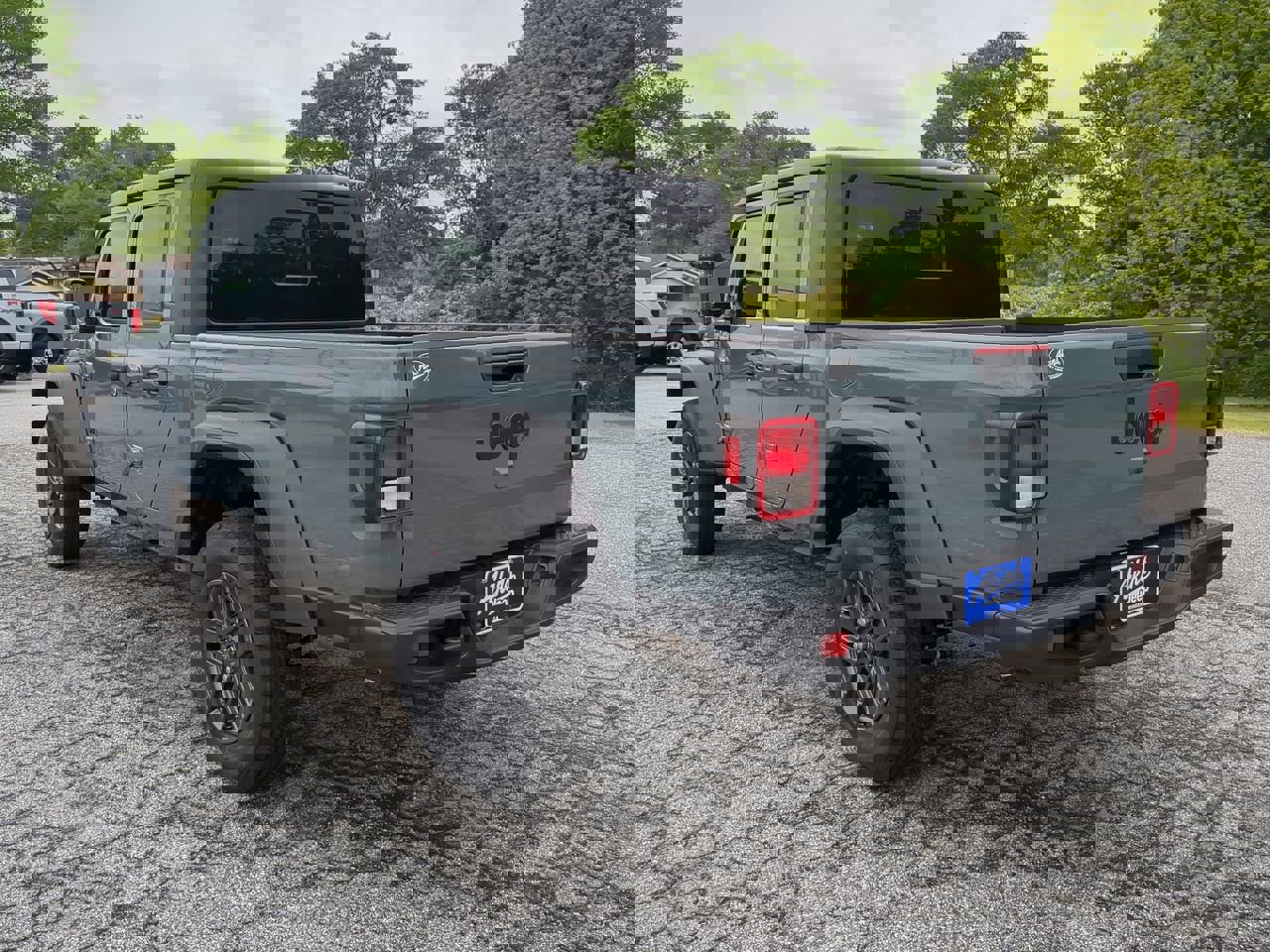 New 2025 Jeep Gladiator Sport image 5