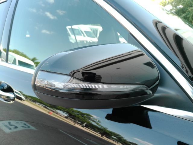 Used 2024 Mercedes-Benz GLB 250 w/ Exclusive Package image 24