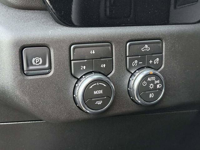 New 2026 GMC Sierra 2500 SLE w/ Preferred Package AWD/4WD image 17