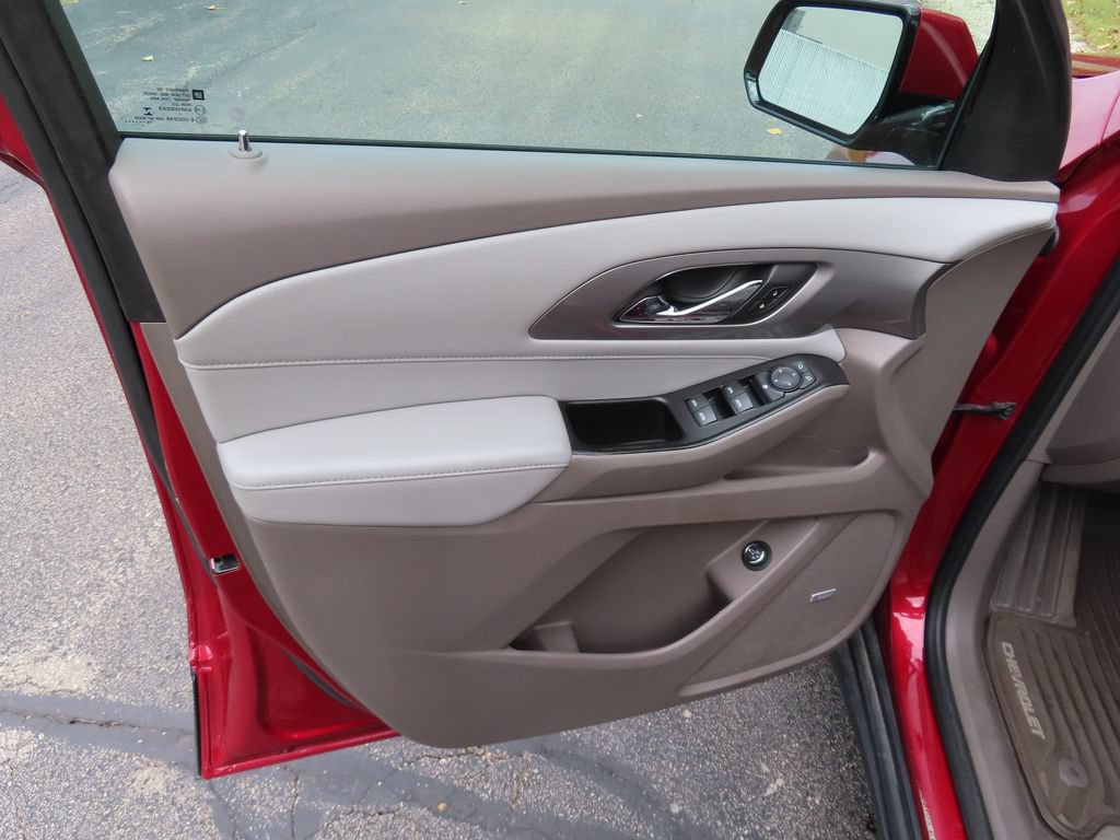Used 2019 Chevrolet Traverse LT w/ LT Premium Package AWD/4WD image 26